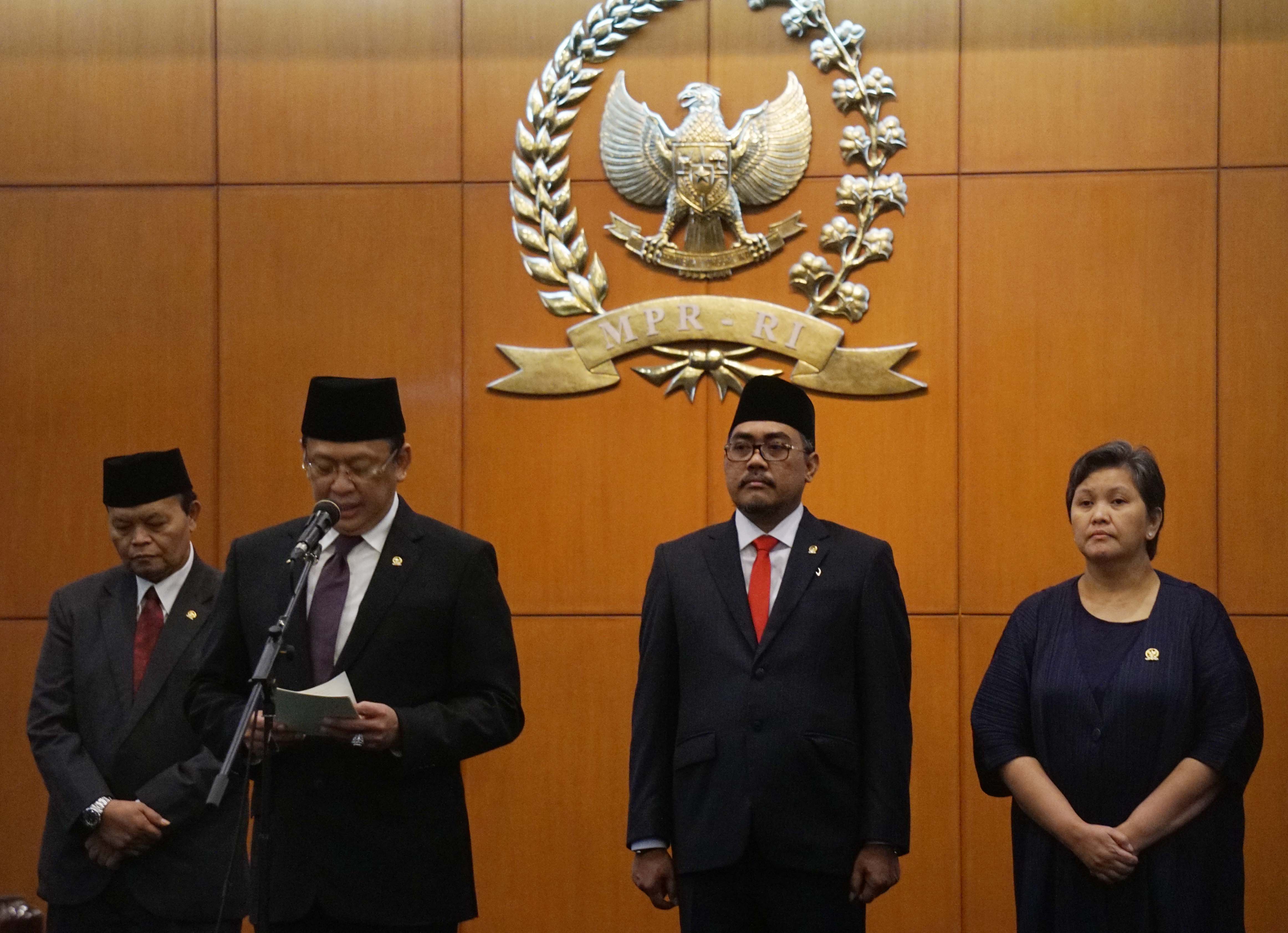 Lantik Anggota MPR-RI