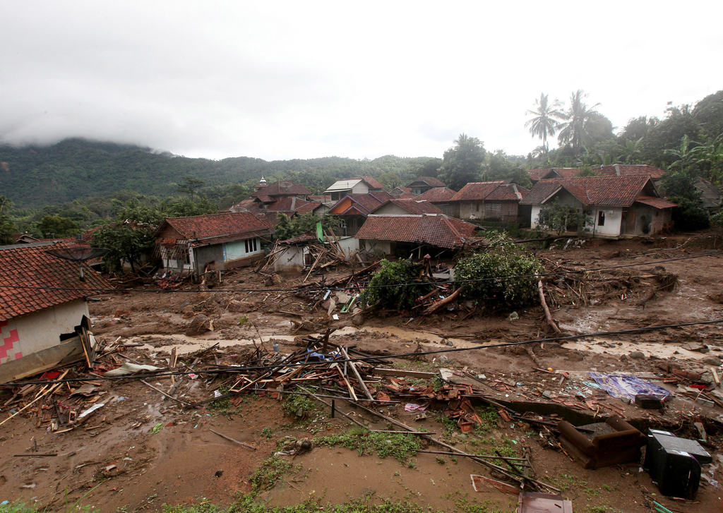 Kampung Gunung Kembang Bogor Luluh Lantak 