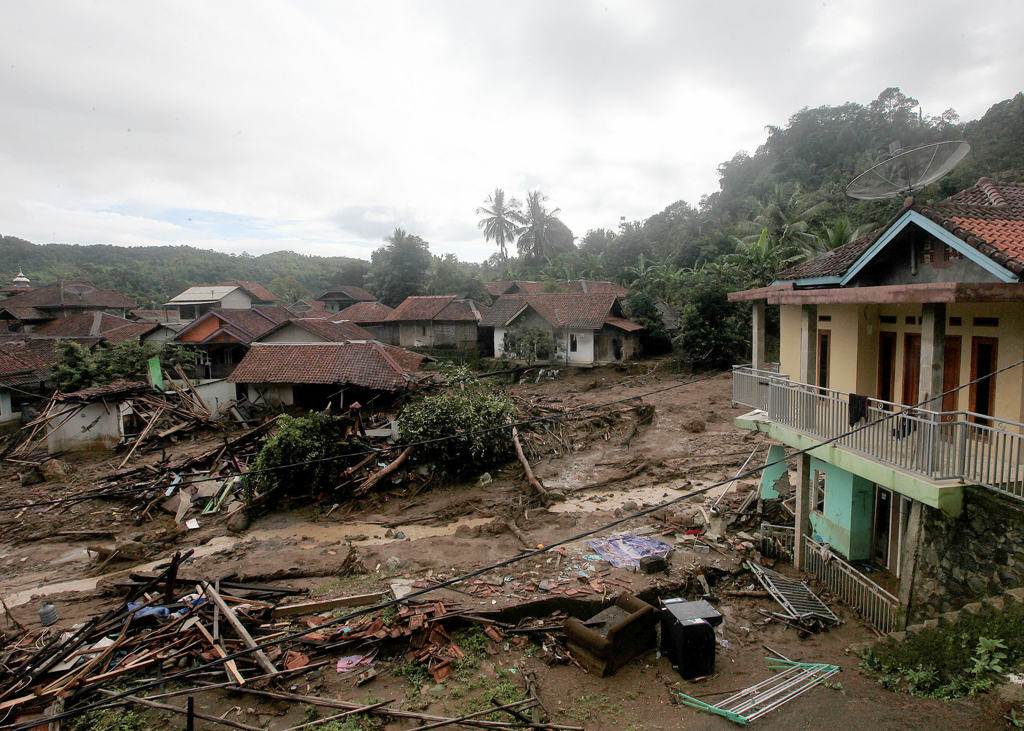 Kampung Gunung Kembang Bogor Luluh Lantak 