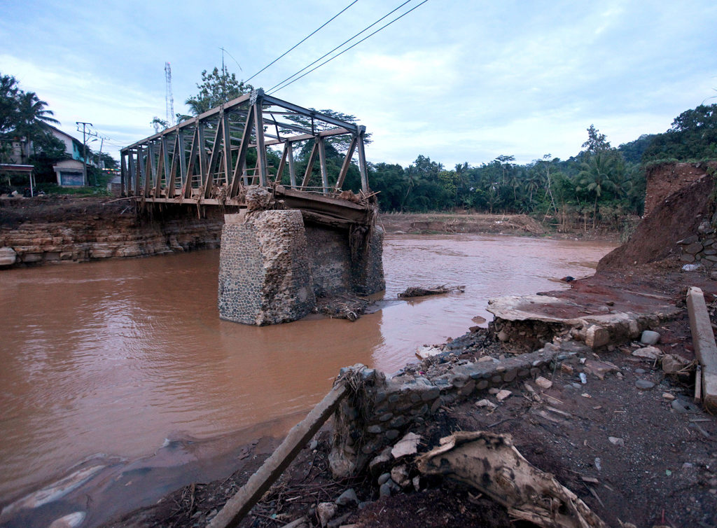Tujuh Jembatan di Lebak Putus Dihantam Banjir 