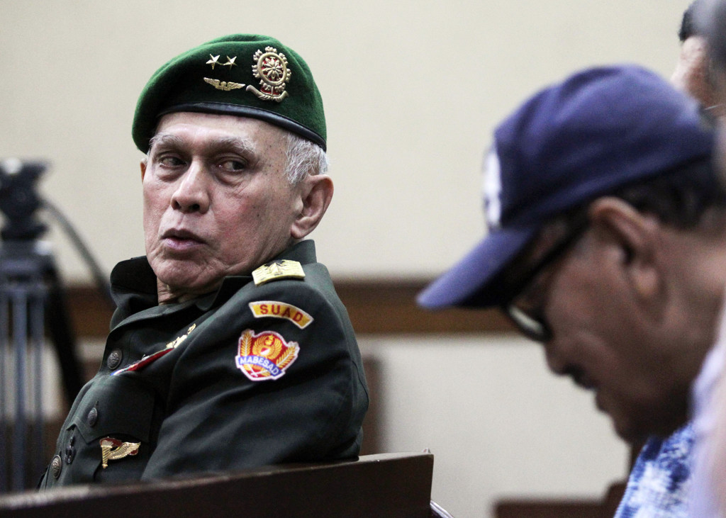 Kivlan Zen Hadir Dengan Seragam Dinas Militer 