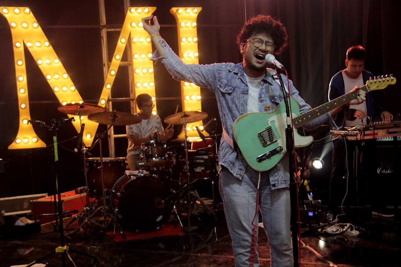 Penampilan Kunto Aji pada HUT ke-50 Tahun Media Indonesia 