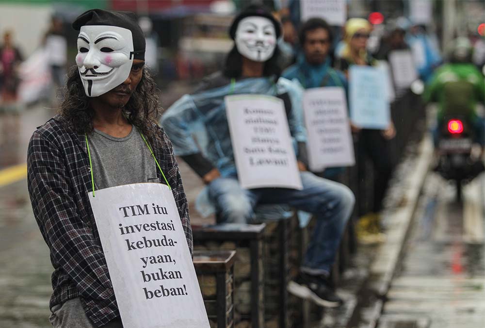 Aksi Diam Seniman Peduli TIM