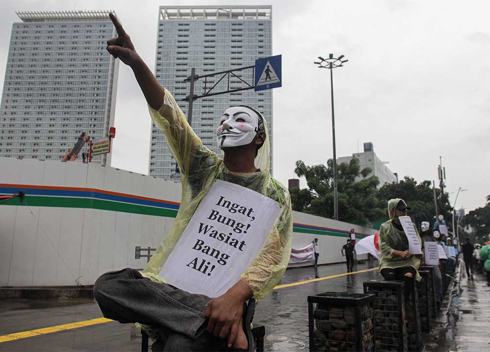 Aksi Diam Seniman Peduli TIM