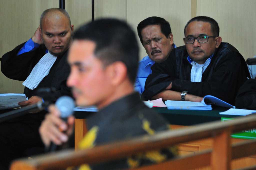 Zumi Zola Bersaksi Kasus Suap Pengesahan RAPBD 