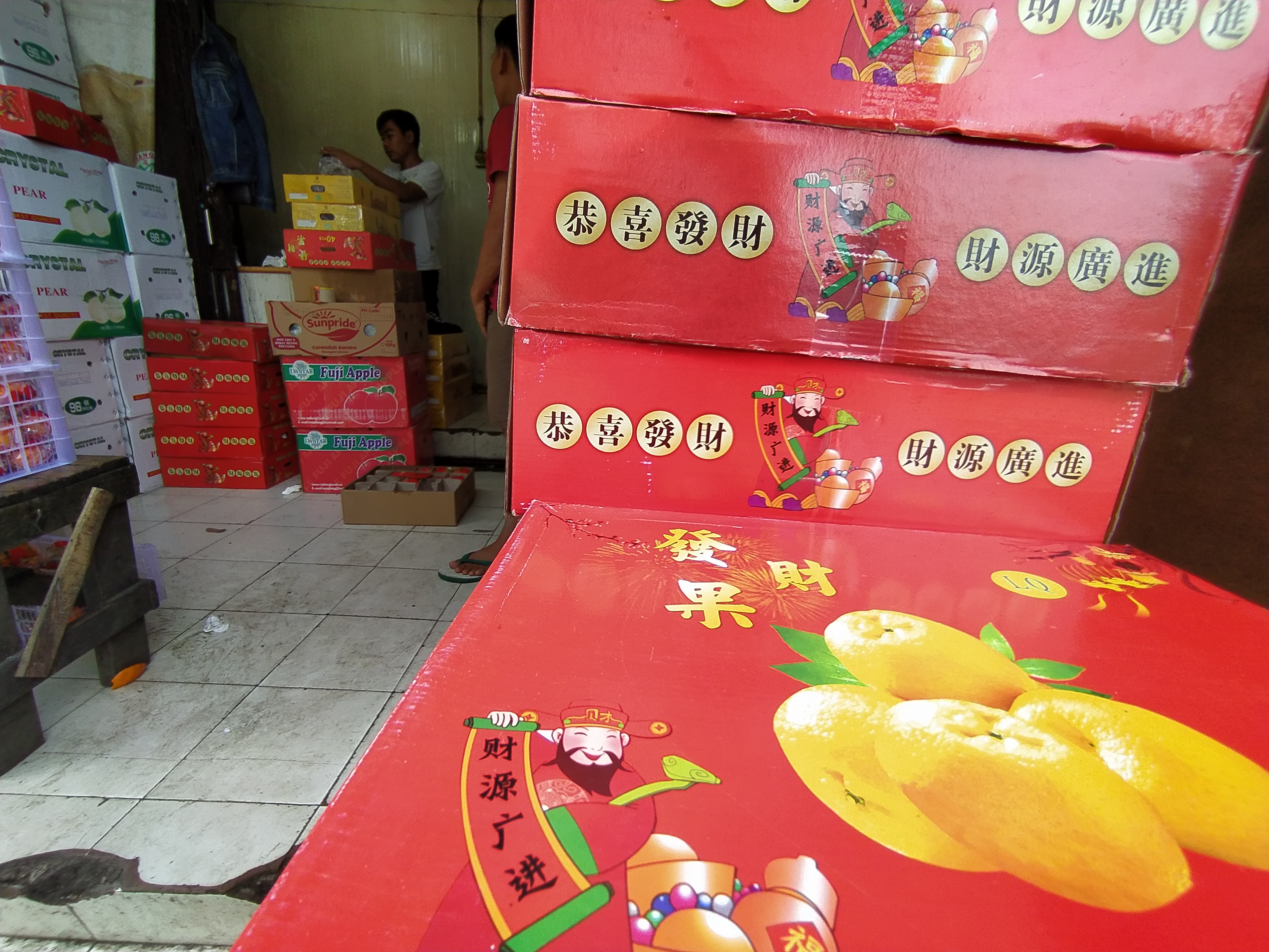 Pedagang Mengeluhkan Kenaikan Harga Buah Impor