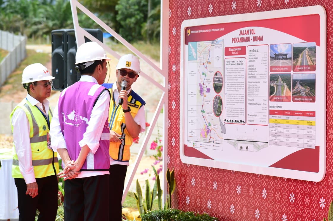 Presiden Jokowi Tinjau Tol Pekanbaru-Dumai
