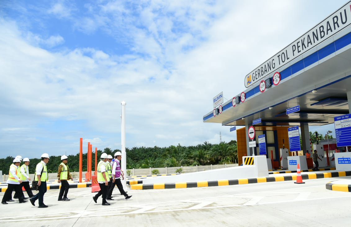 Presiden Jokowi Tinjau Tol Pekanbaru-Dumai
