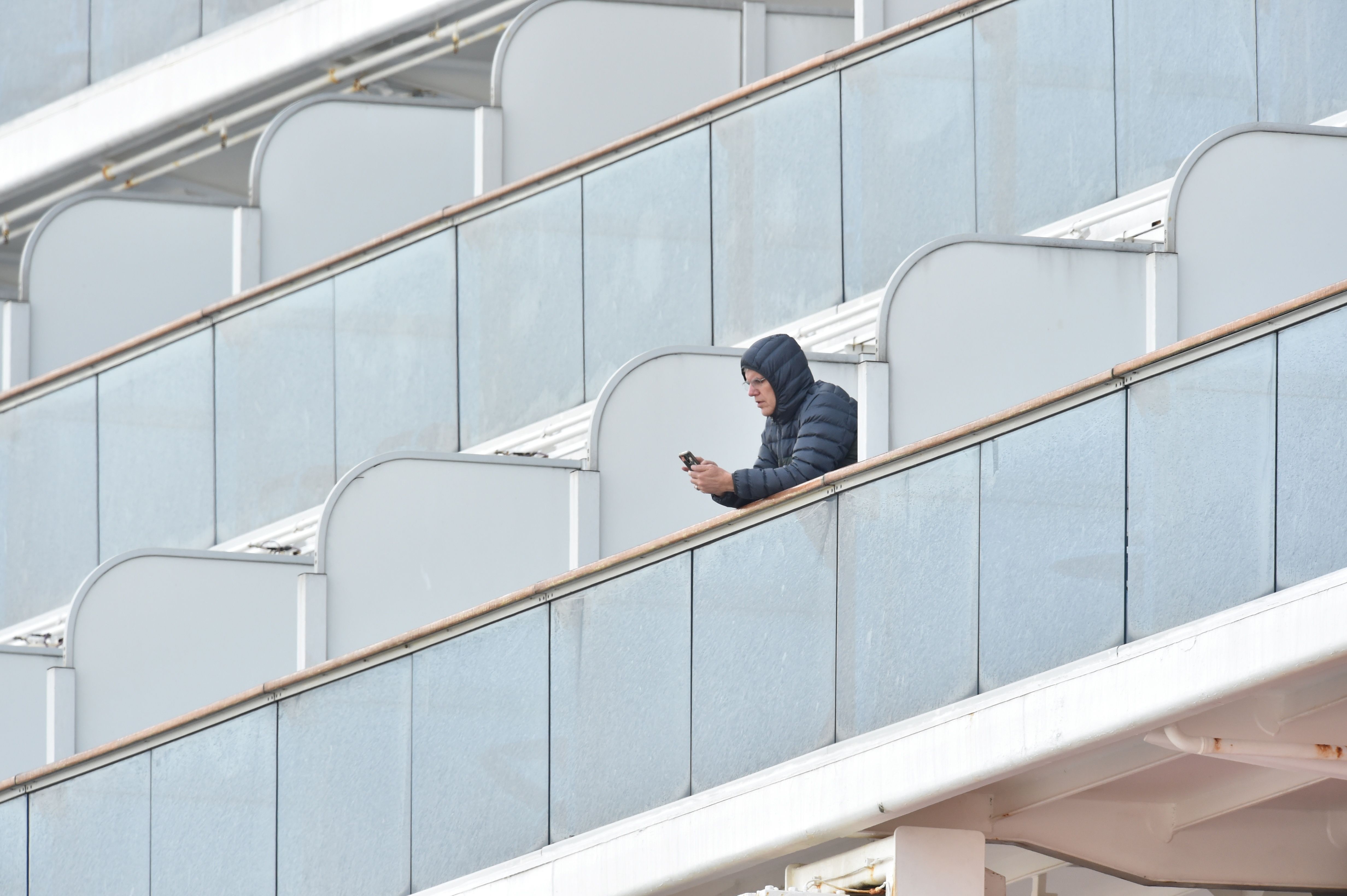 Kapal Pesiar Mewah di Serang Virus Korona