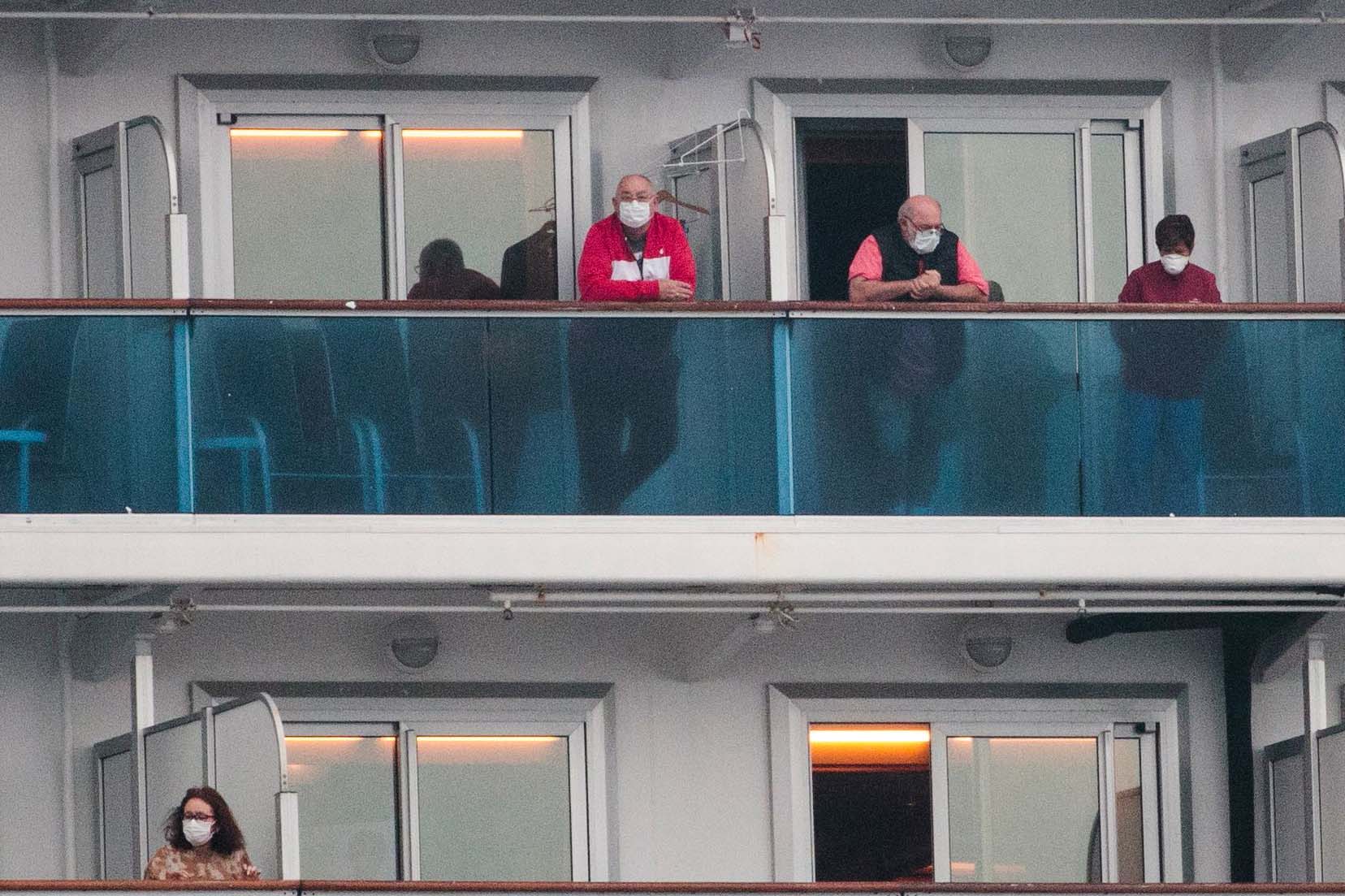 40 Warga AS Batal di Evakuasi Karena Virus Korona 