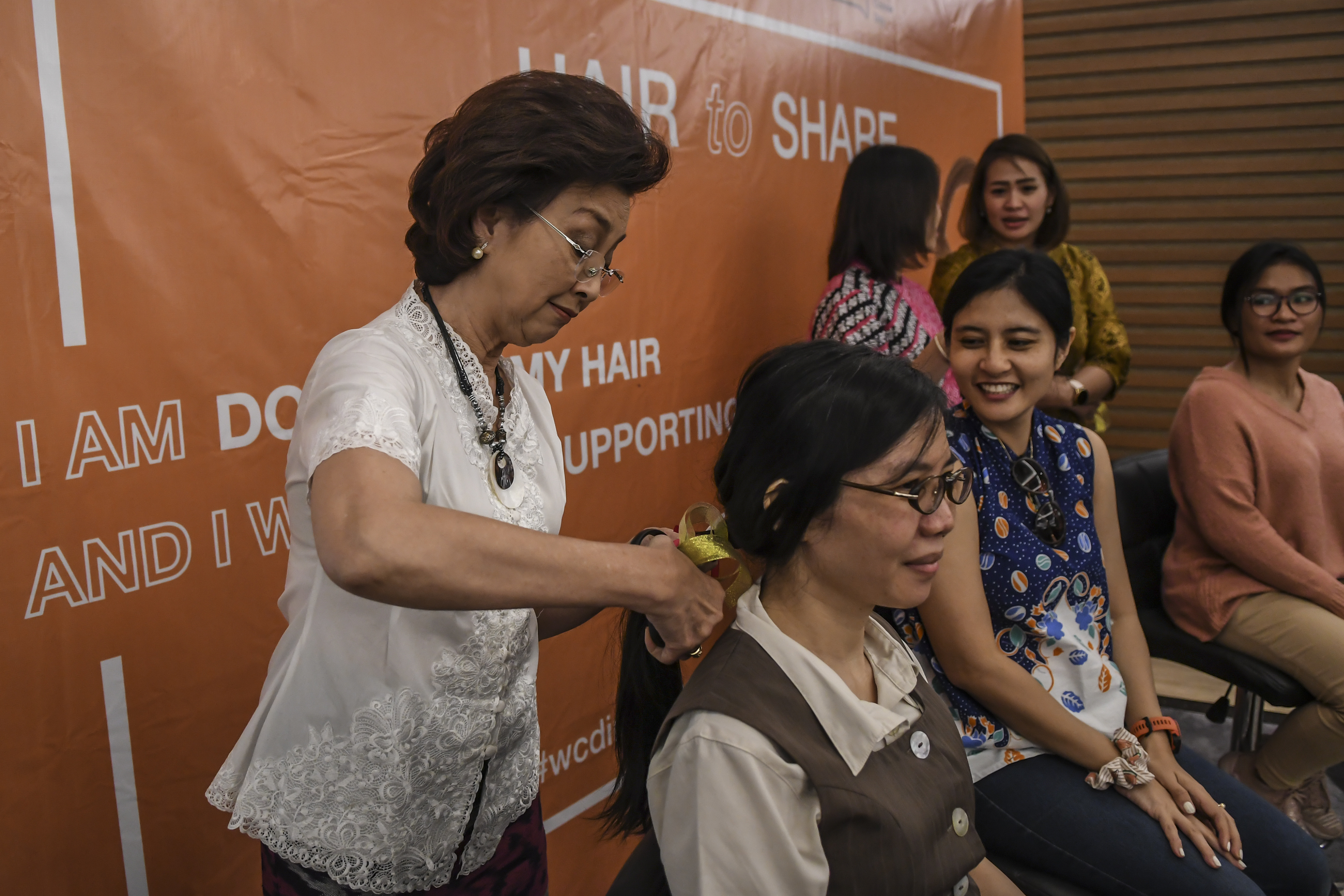 Donasi Rambut Untuk Pasien Kanker