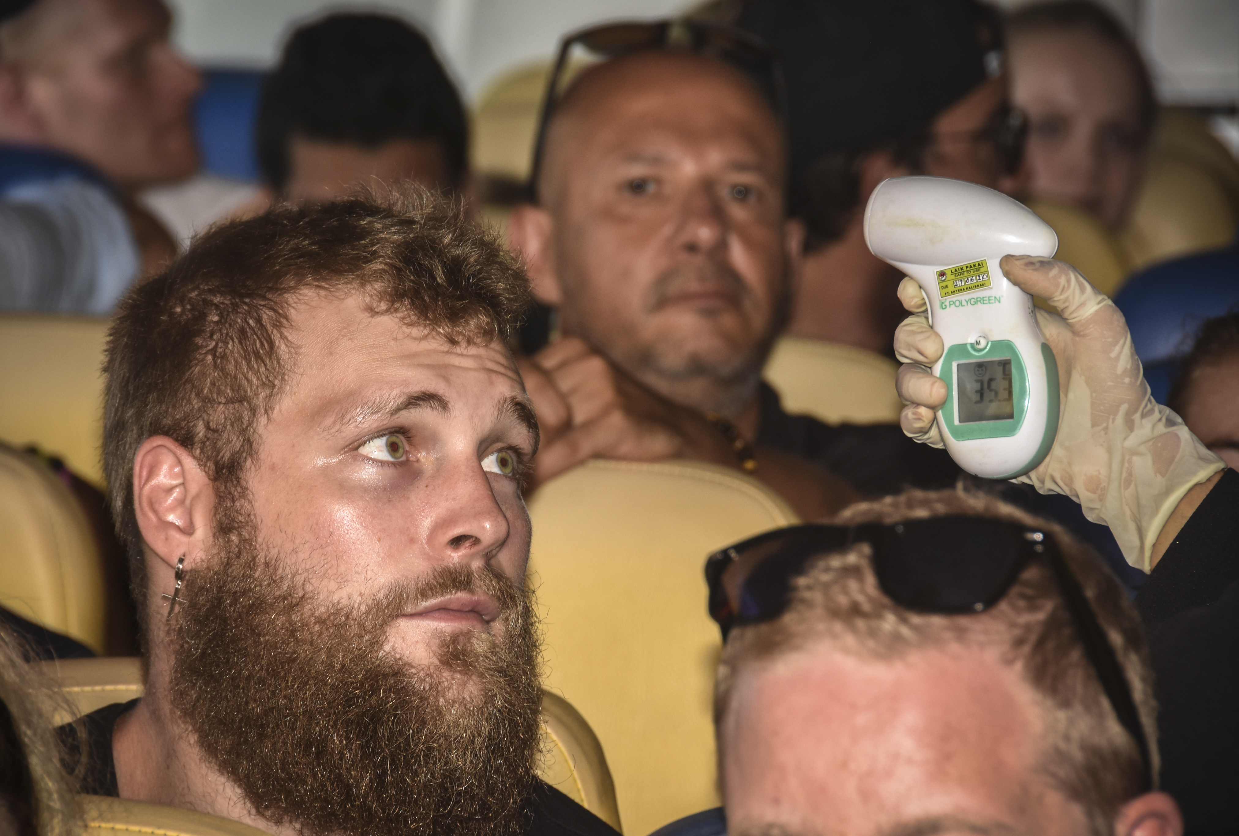 Ukur Suhu Tubuh Wisatawan Cegah Virus Korona