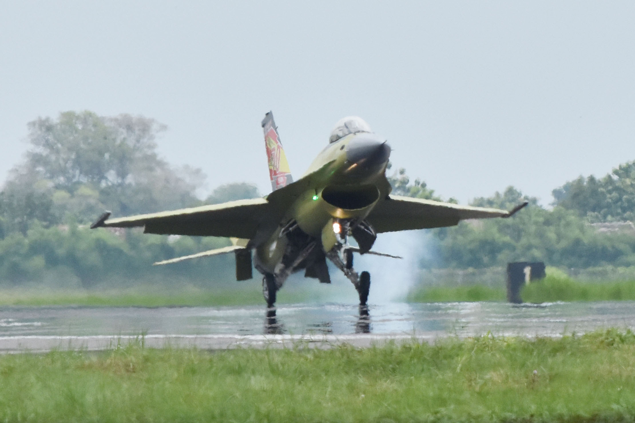 Test Flight Pesawat F-16