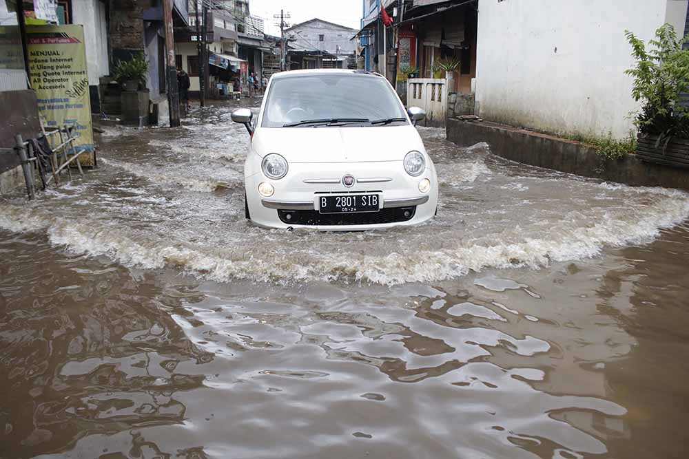 Kali Mampang Meluap, Kemang Kebanjiran