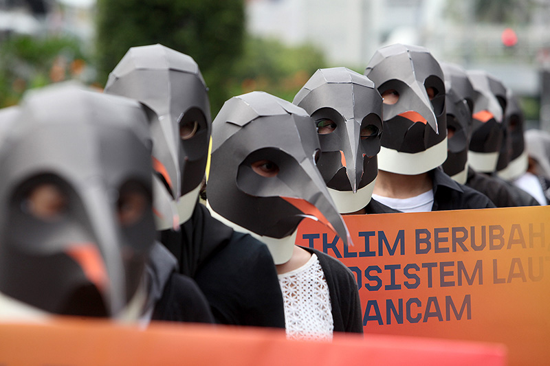  Aksi Teatrikal Topeng Penguin