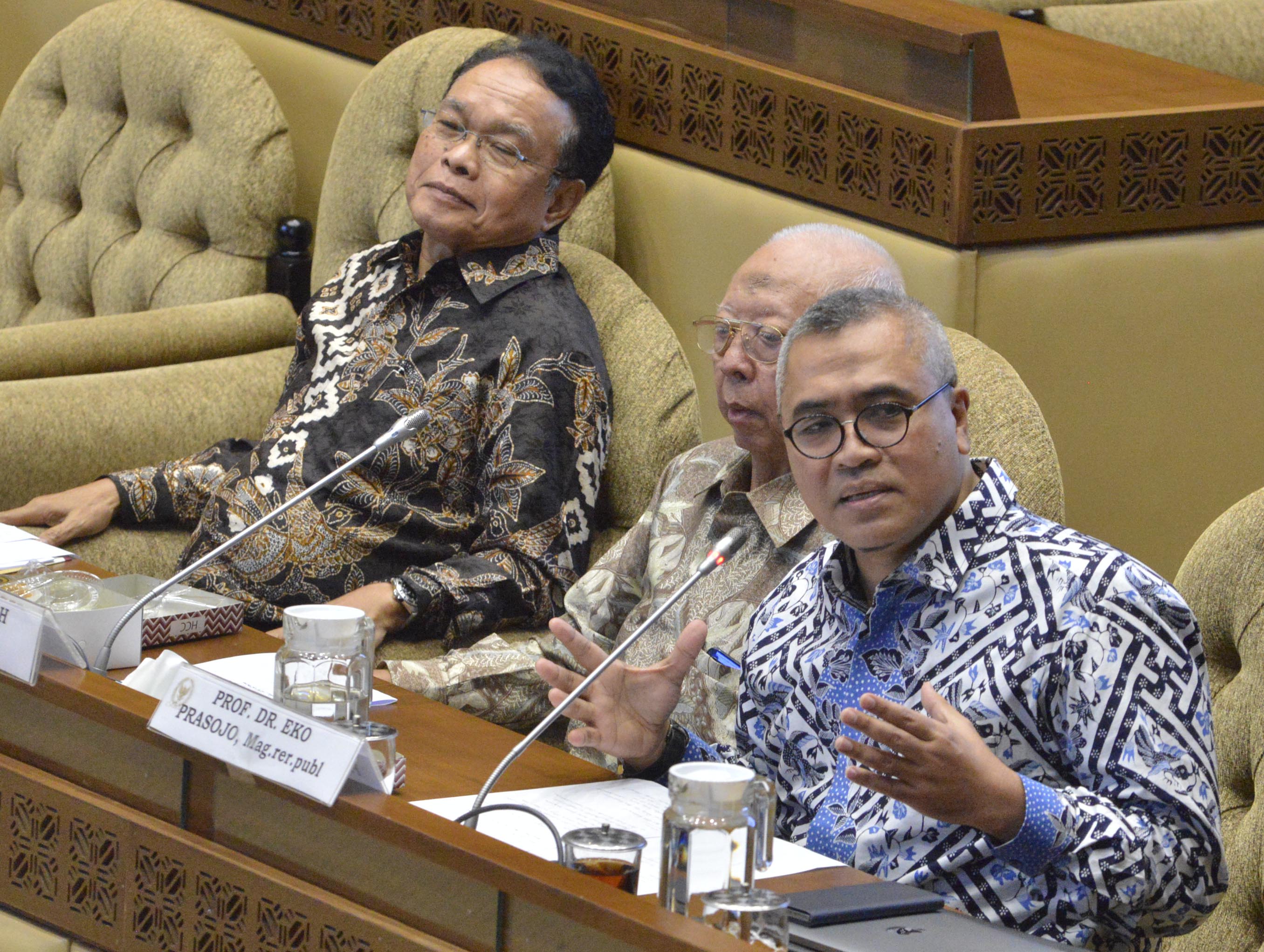 RDP Komisi II DPR dengan Profesor