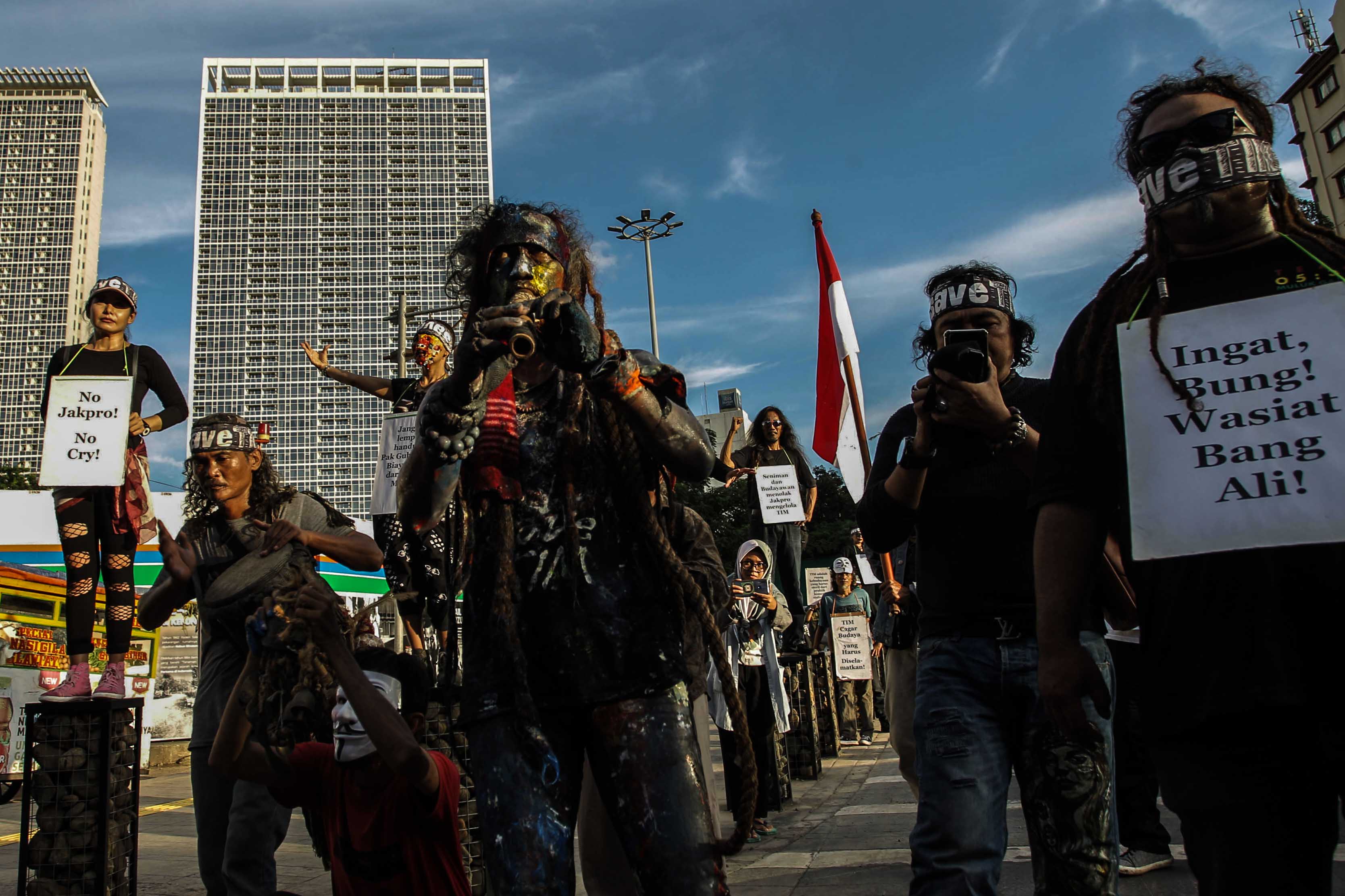 Aksi Diam Peduli TIM