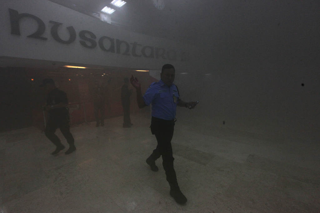 Asap Tebal di Gedung Nusantara III DPR