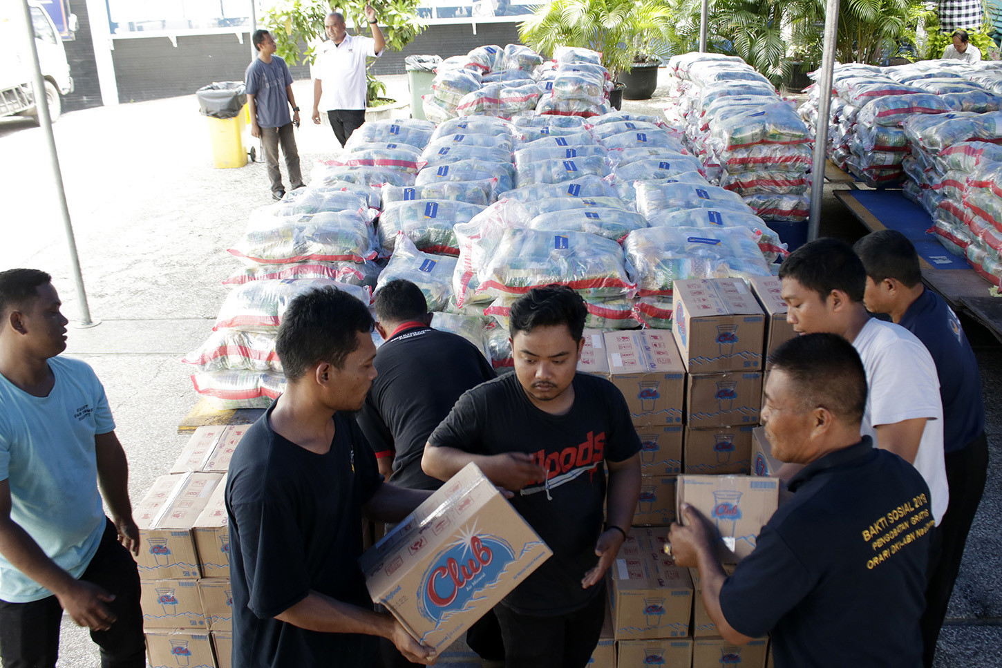Posko Pengendalian Bantuan Banjir NasDem