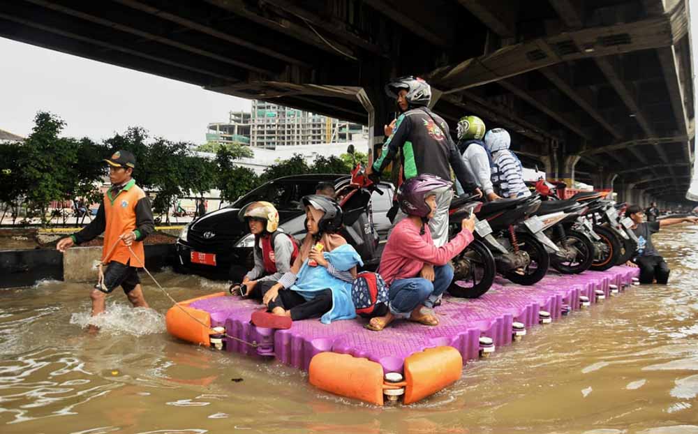  Pintu Air Ditutup, Jalan Ahmad Yani Terendam Banjir