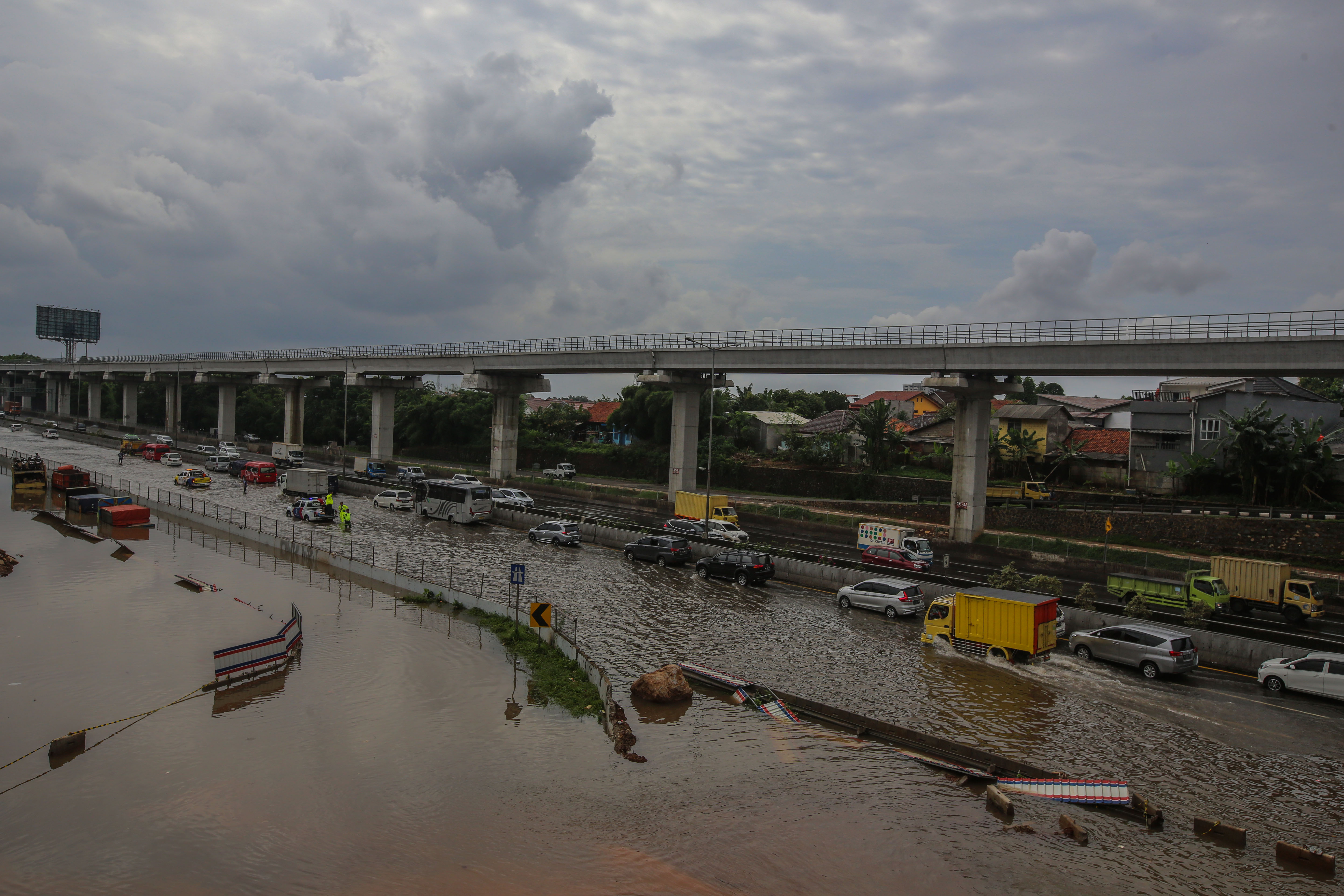 Tol Jakarta-Cikampek KM 09 Banjir