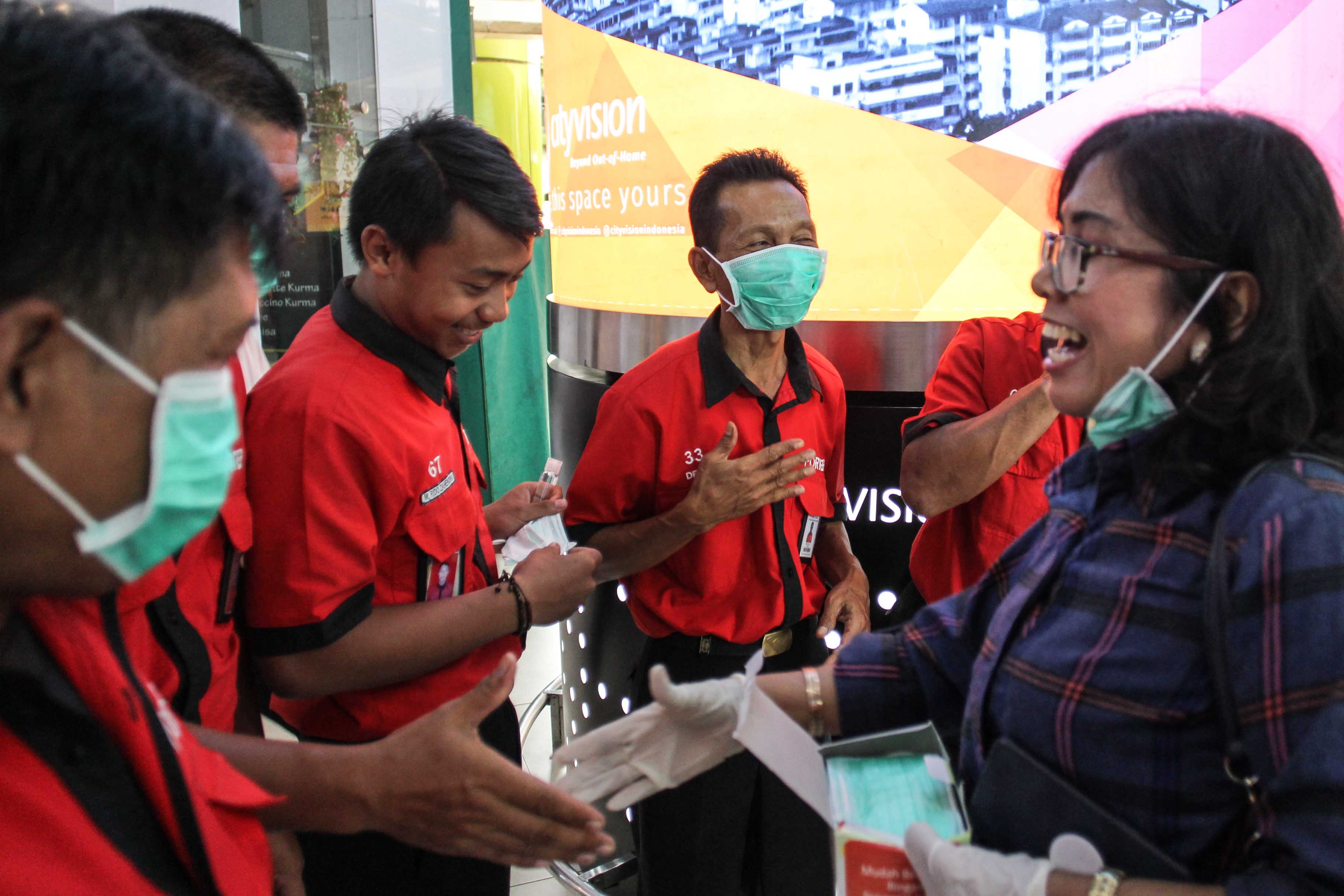 NasDem Bagikan Masker