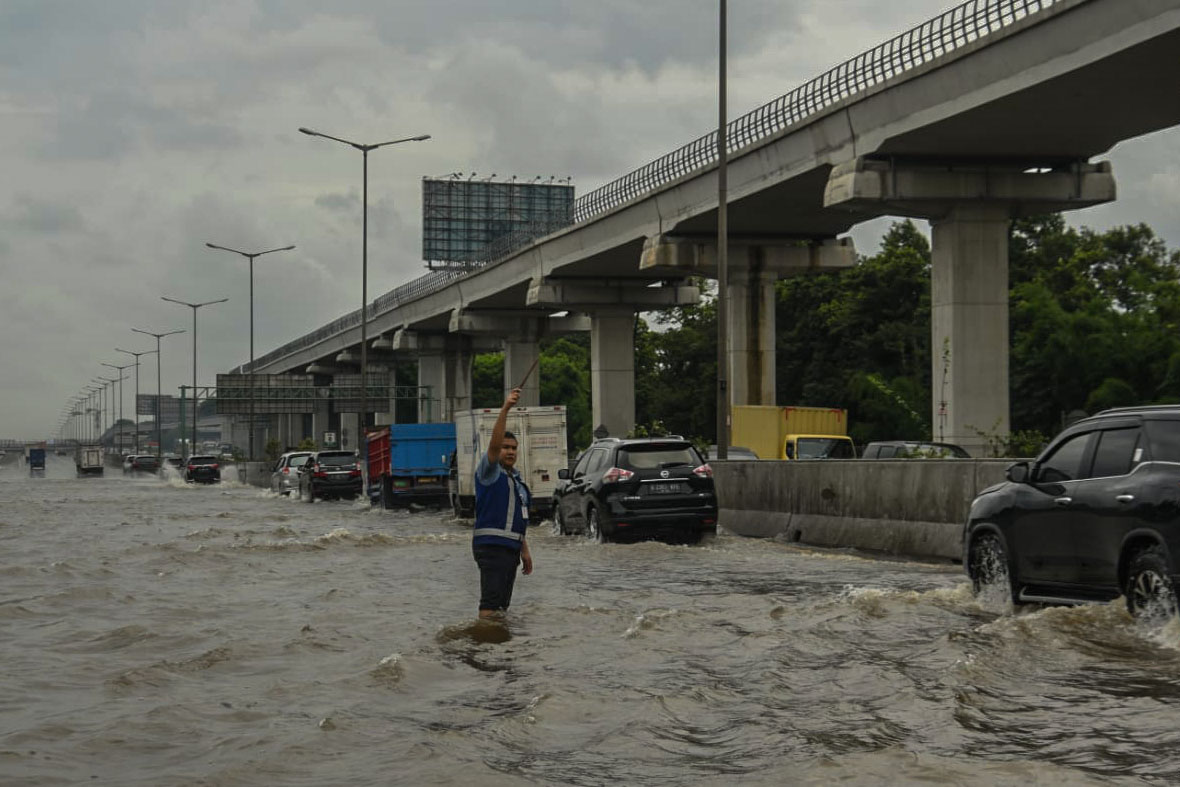 Tol Jakarta-Cikampek KM 09 Banjir