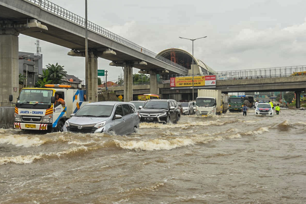 Tol Jakarta-Cikampek KM 09 Banjir