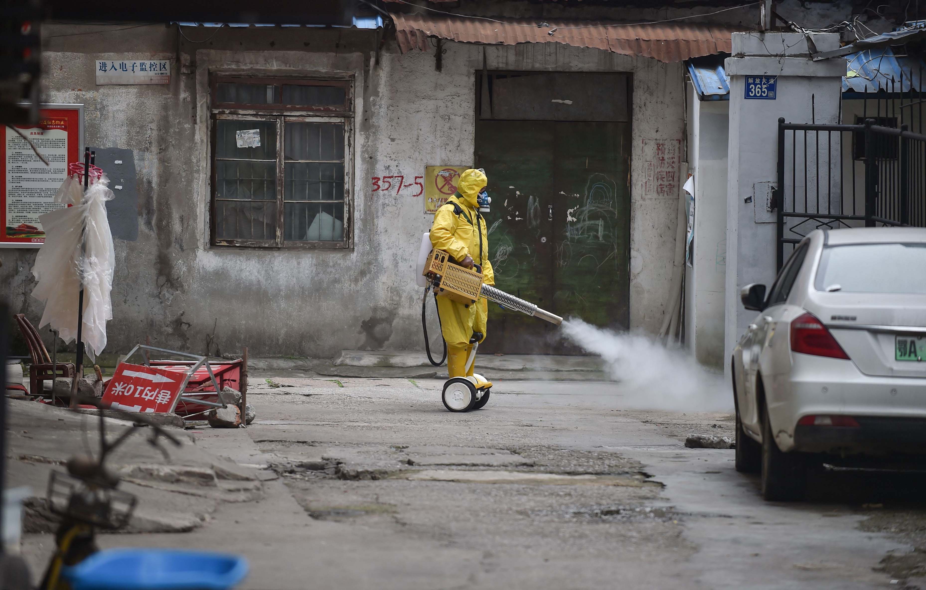 Penyemprotan Desinfektan Korona