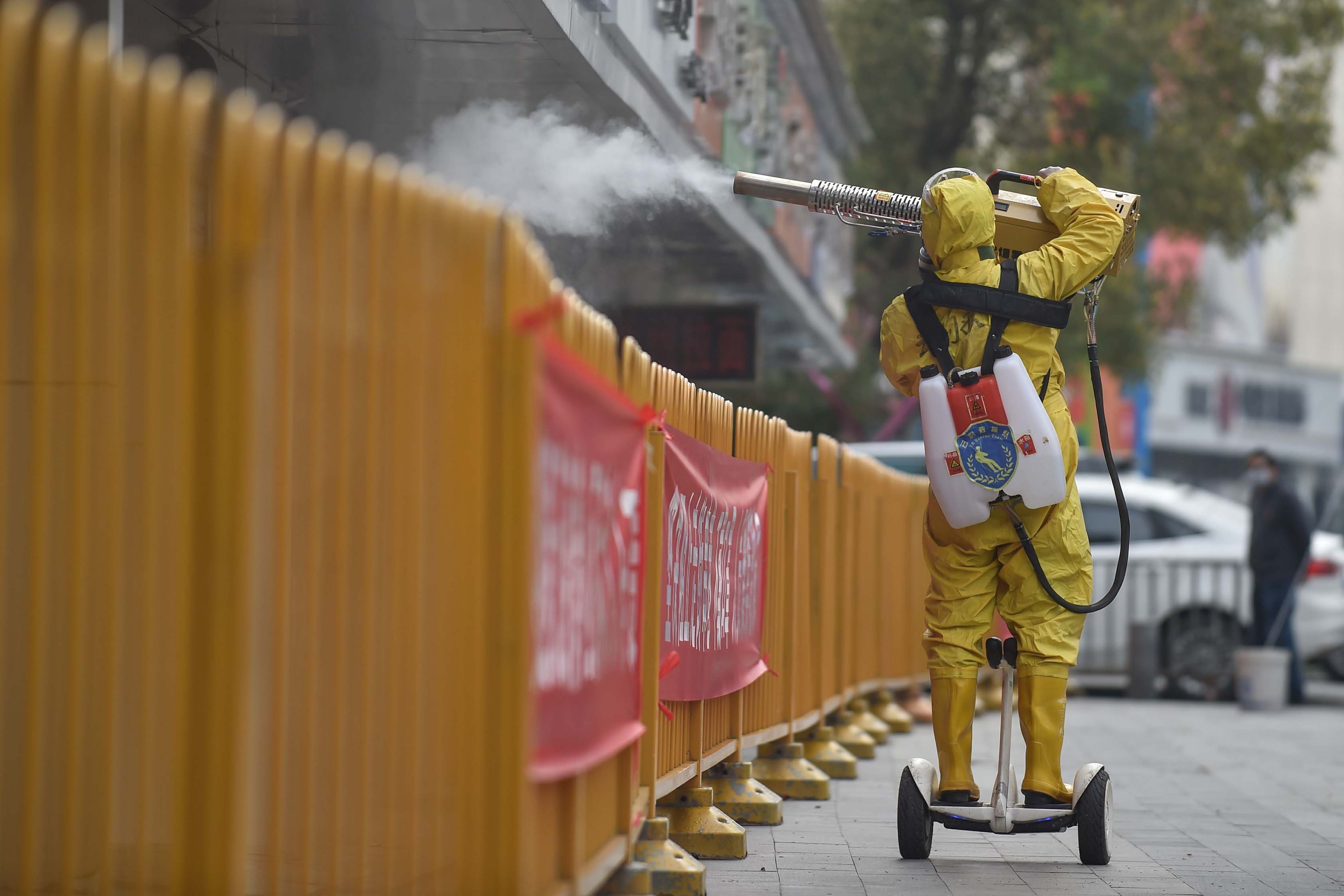 Penyemprotan Desinfektan Korona