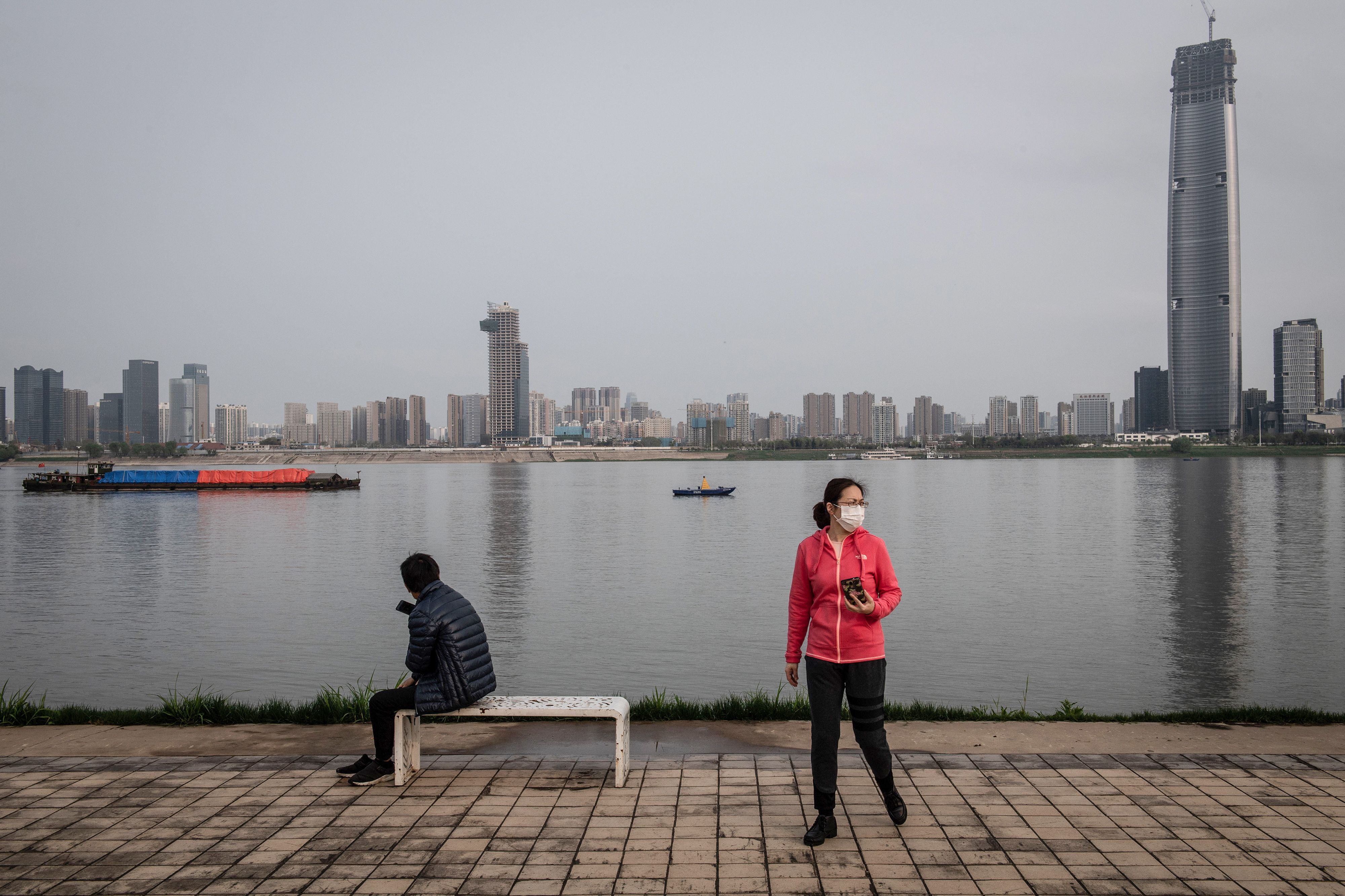 Warga Wuhan Mulai Beraktifitas