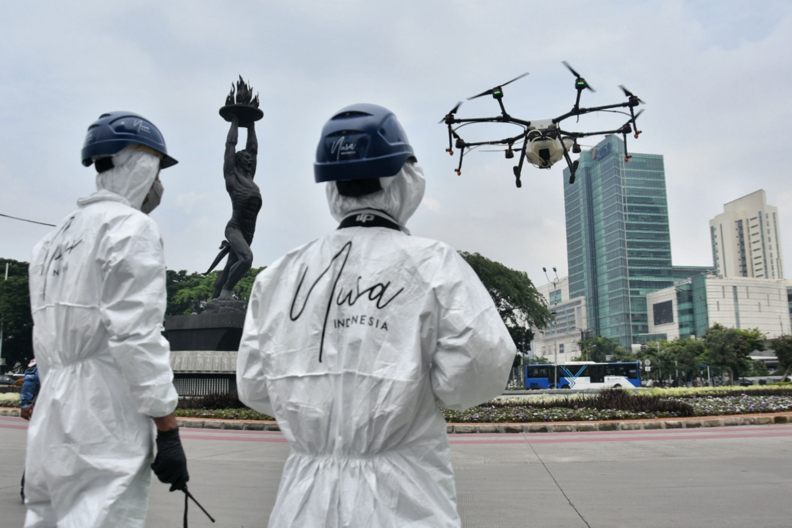 Penyemprotan Disinfektan Menggunakan Drone