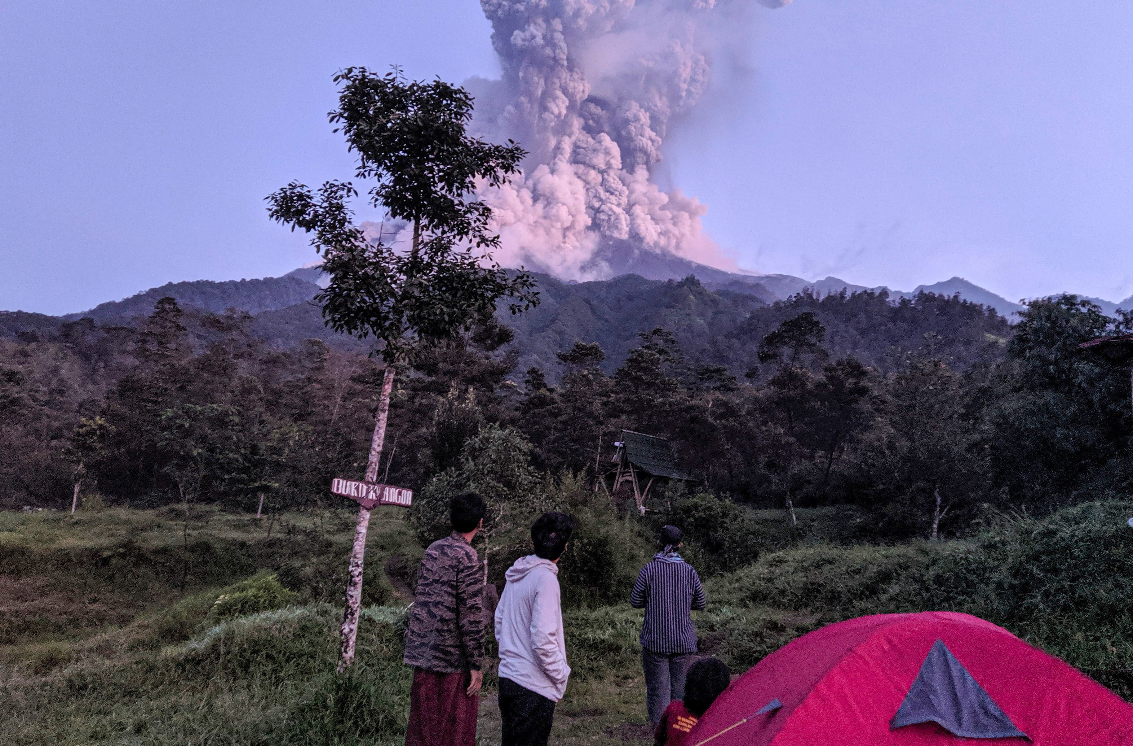 Gunung Merapi Erupsi