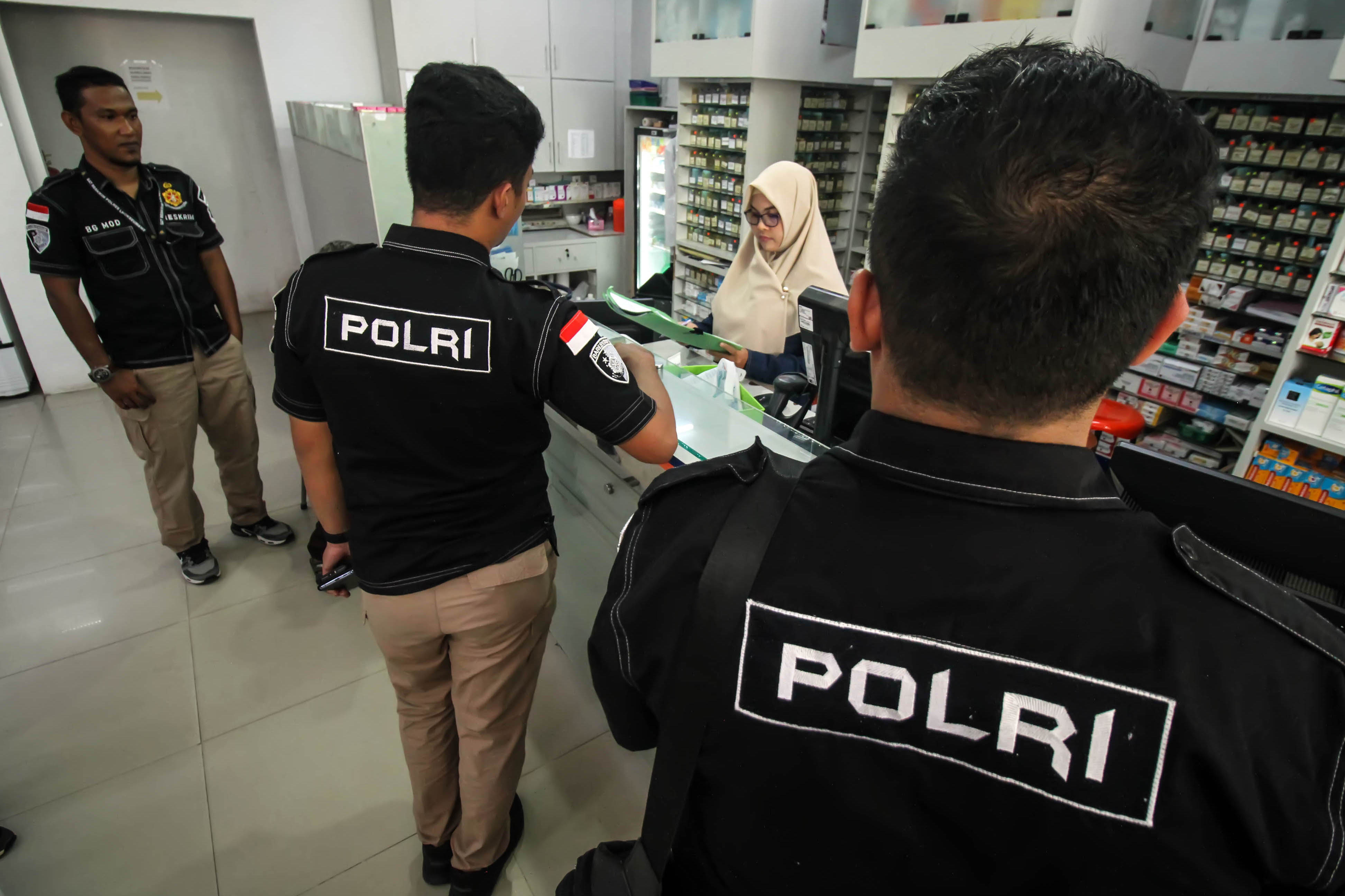 Razia Penimbunan Masker