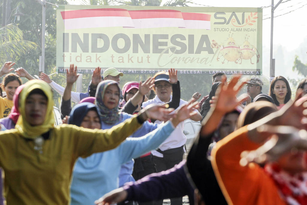 Senam di Perumahan Positif Virus Korona