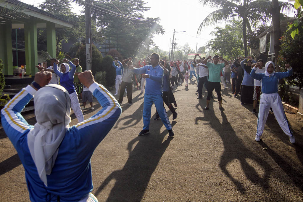 Senam di Perumahan Positif Virus Korona
