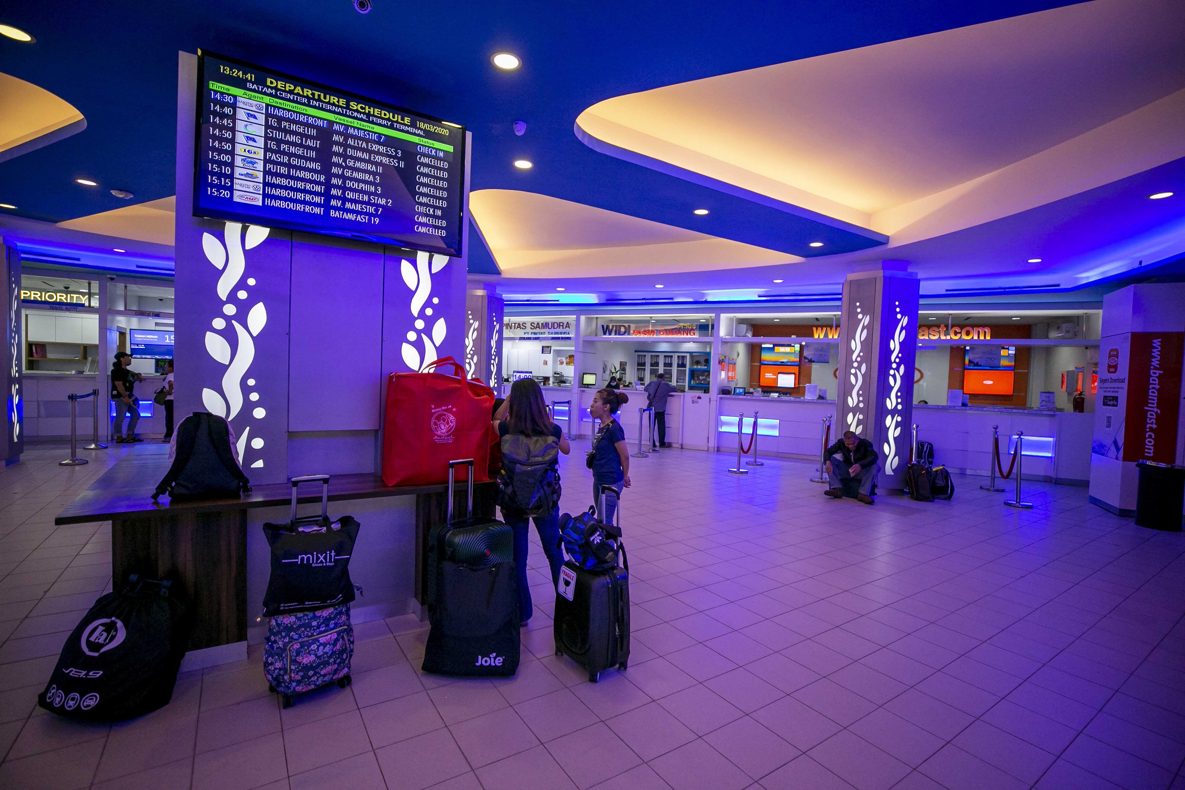 Pelabuhan Internasional di Batam Sepi