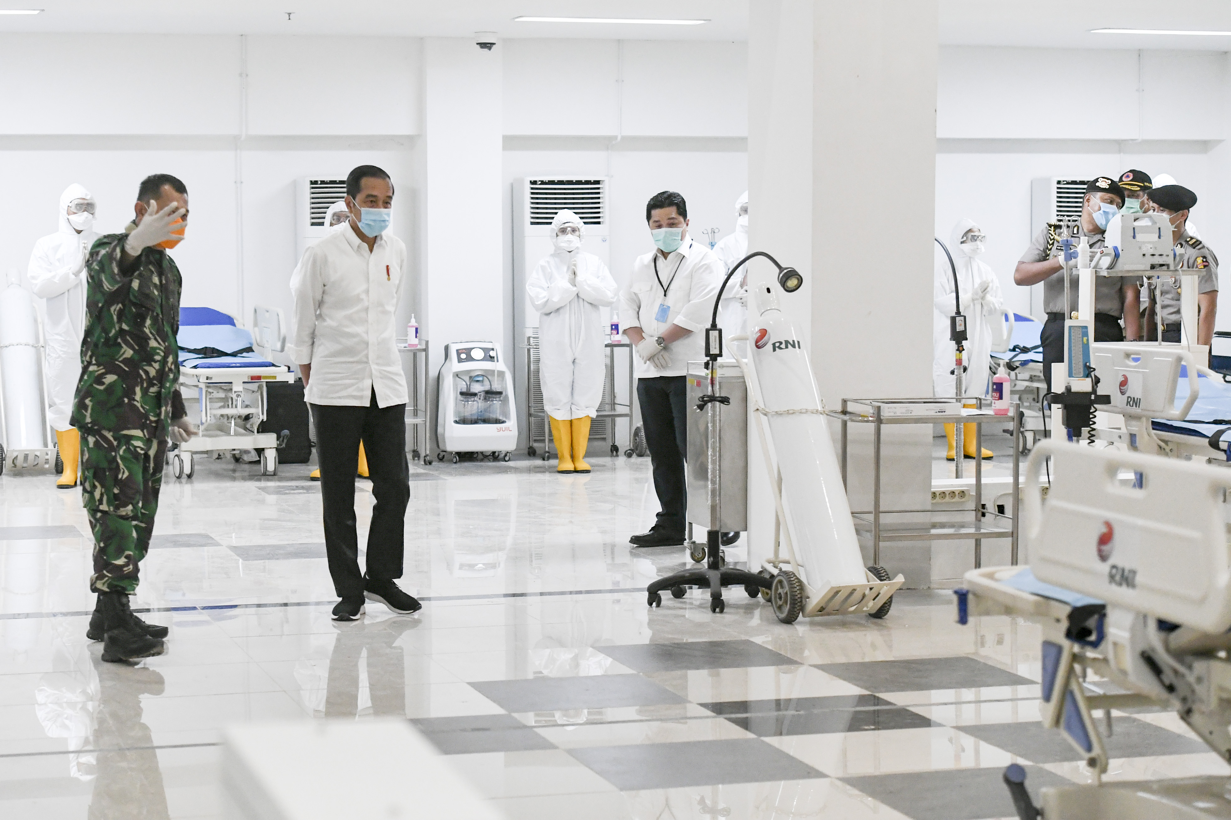 Presiden Jokowi Tinjau RS Darurat Covid-19