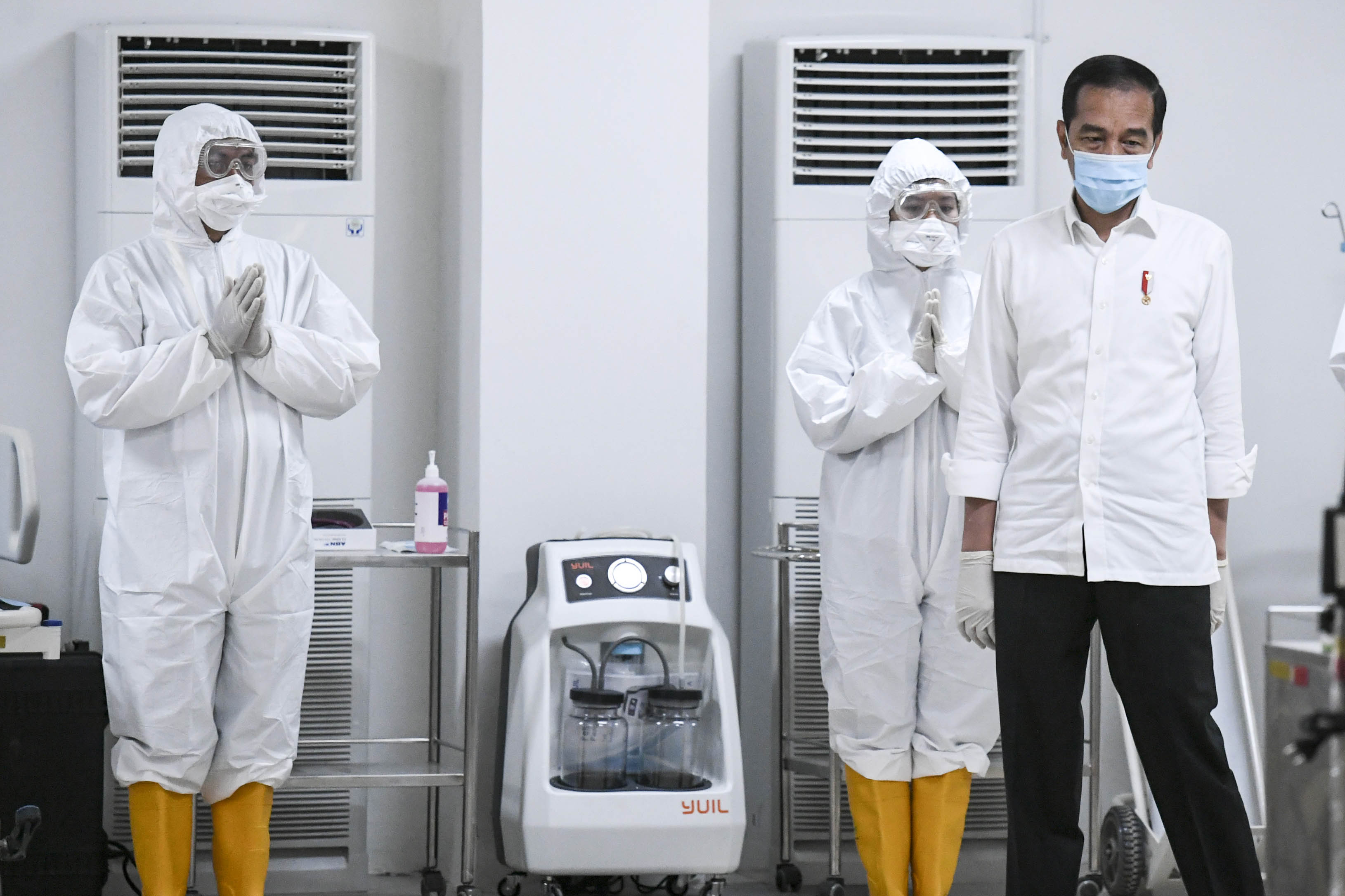 Presiden Jokowi Tinjau RS Darurat Covid-19