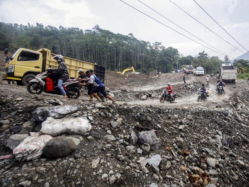 Akses Jalan Nasional Bogor-Cianjur Putus Akibat Longsor