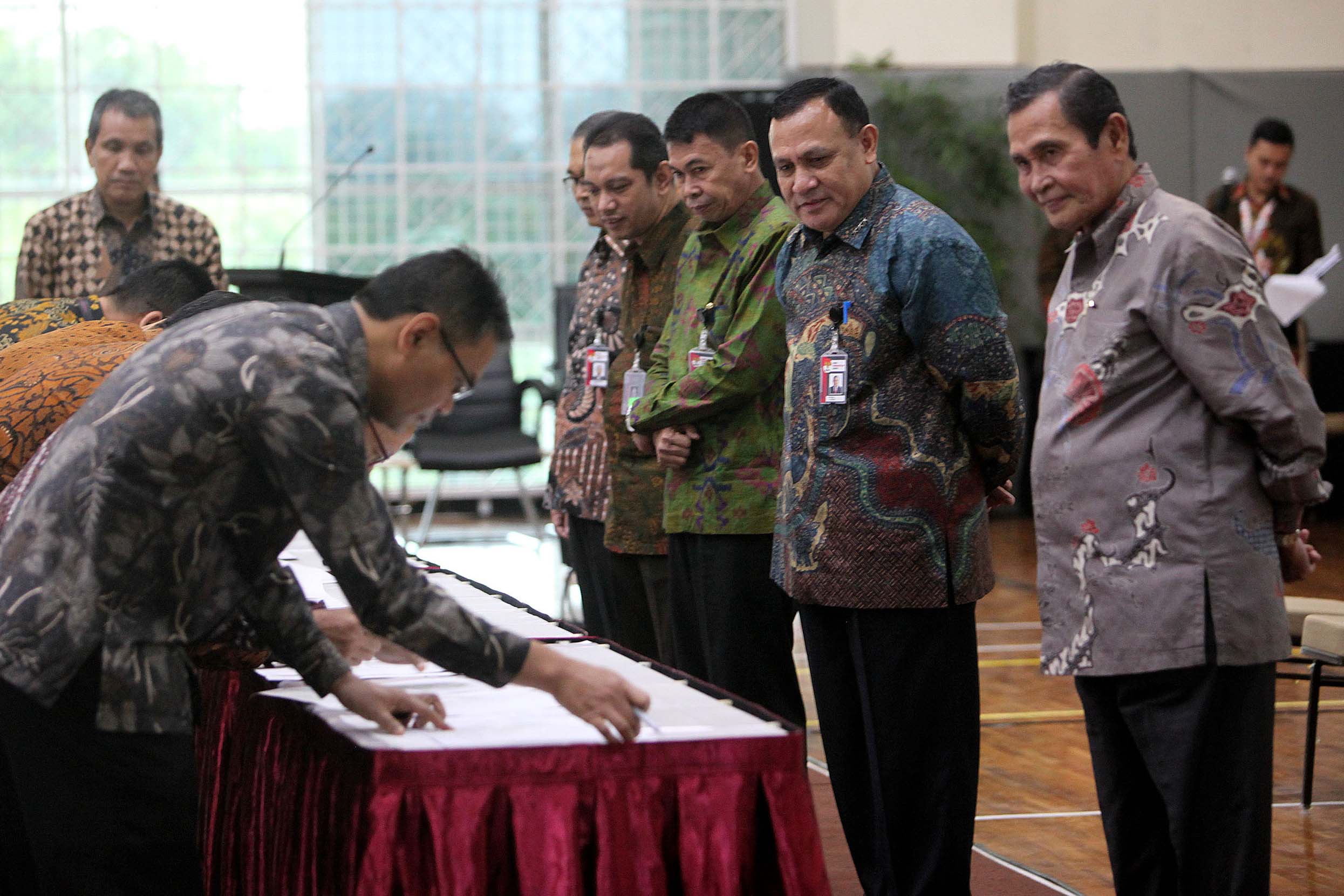 Kontrak Kerja Pejabat Eselon KPK