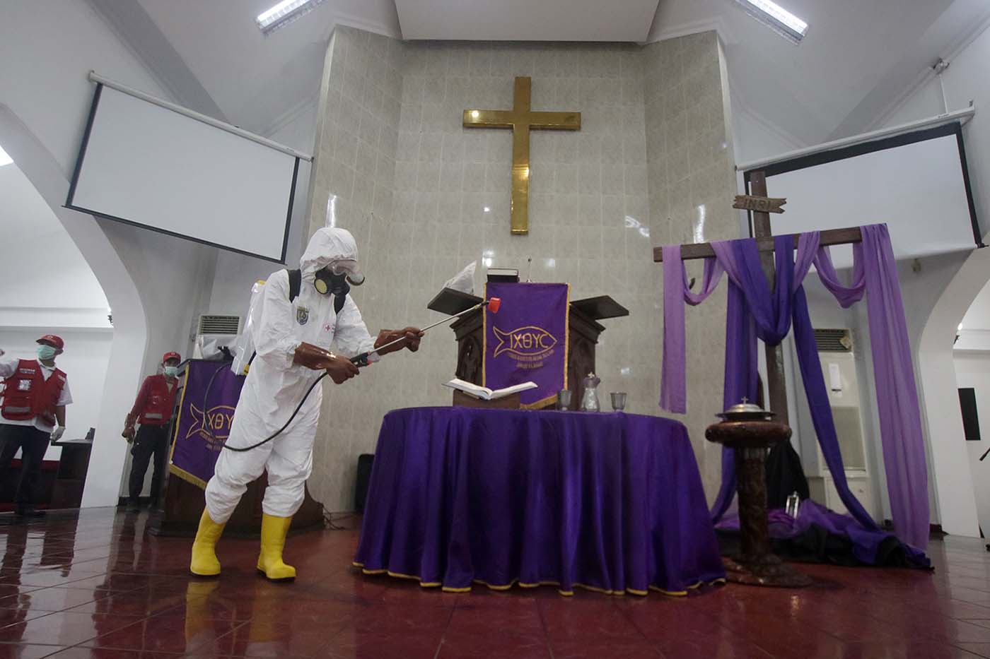 Cegah Korona GPIB Disemprot Cairan Disinfektan