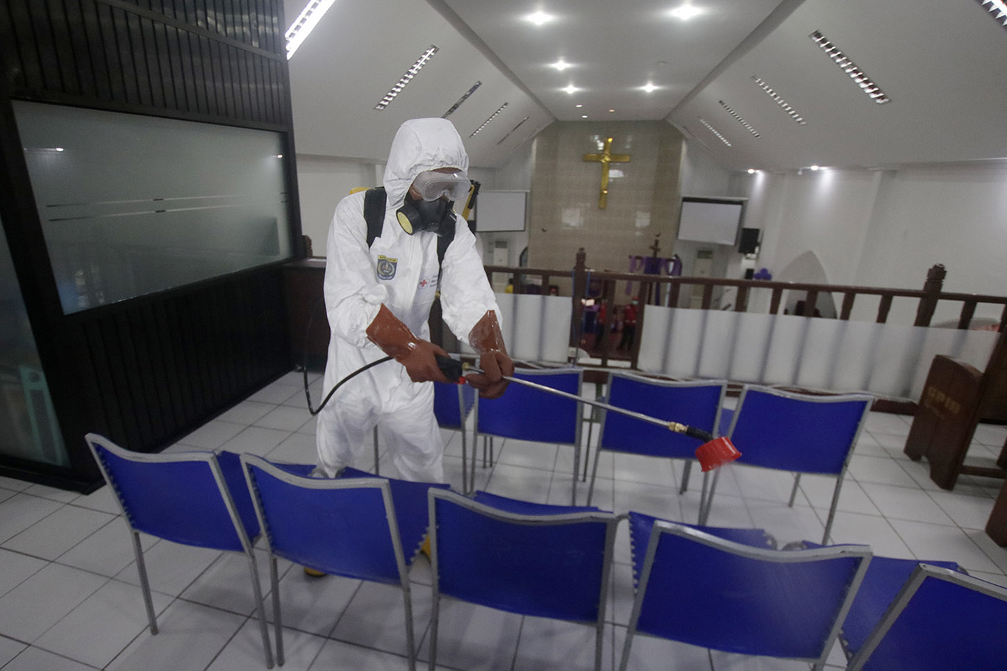 Cegah Korona GPIB Disemprot Cairan Disinfektan