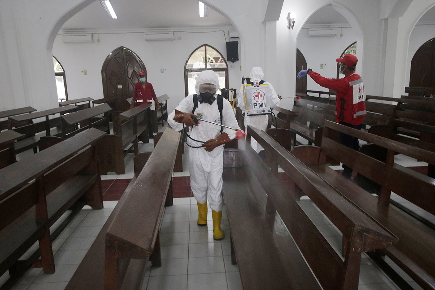 Cegah Korona GPIB Disemprot Cairan Disinfektan