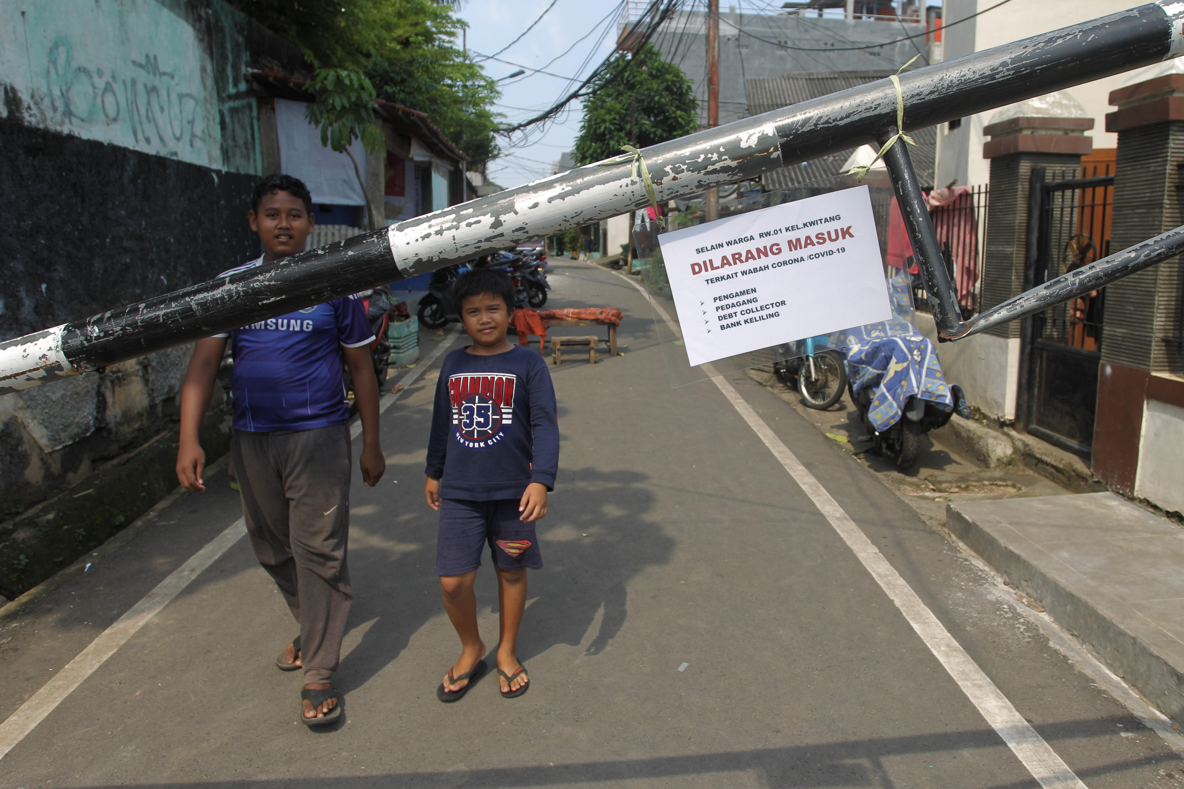 Penutupan Jalan Kampung