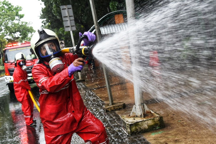 Penyemprotan Disinfektan Secara Masif di Jakarta