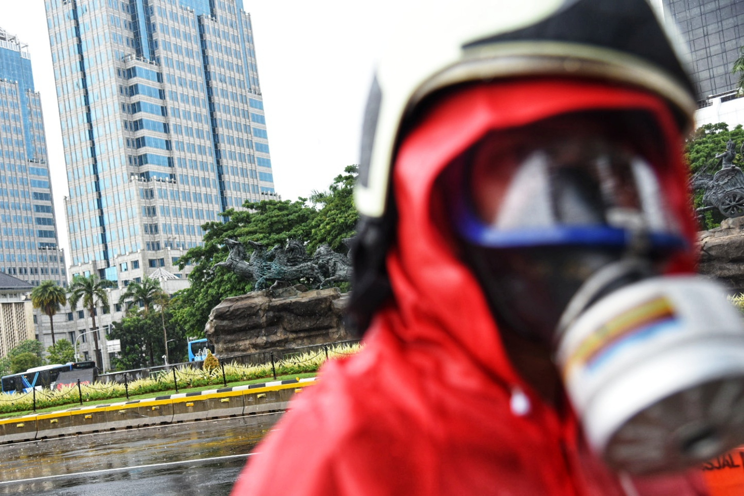 Penyemprotan Disinfektan Secara Masif di Jakarta