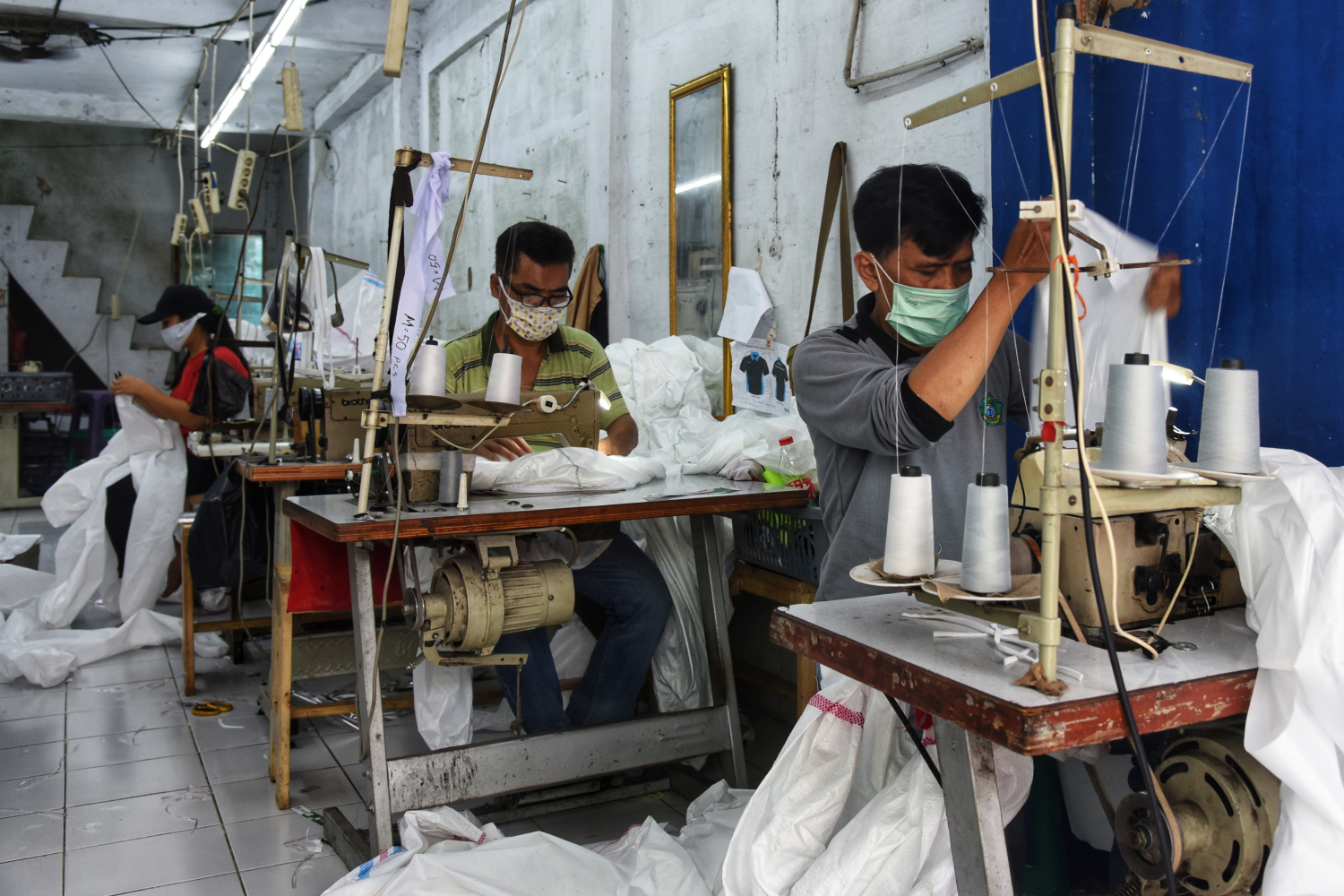 Pembuatan APD Tenaga Medis Covid-19