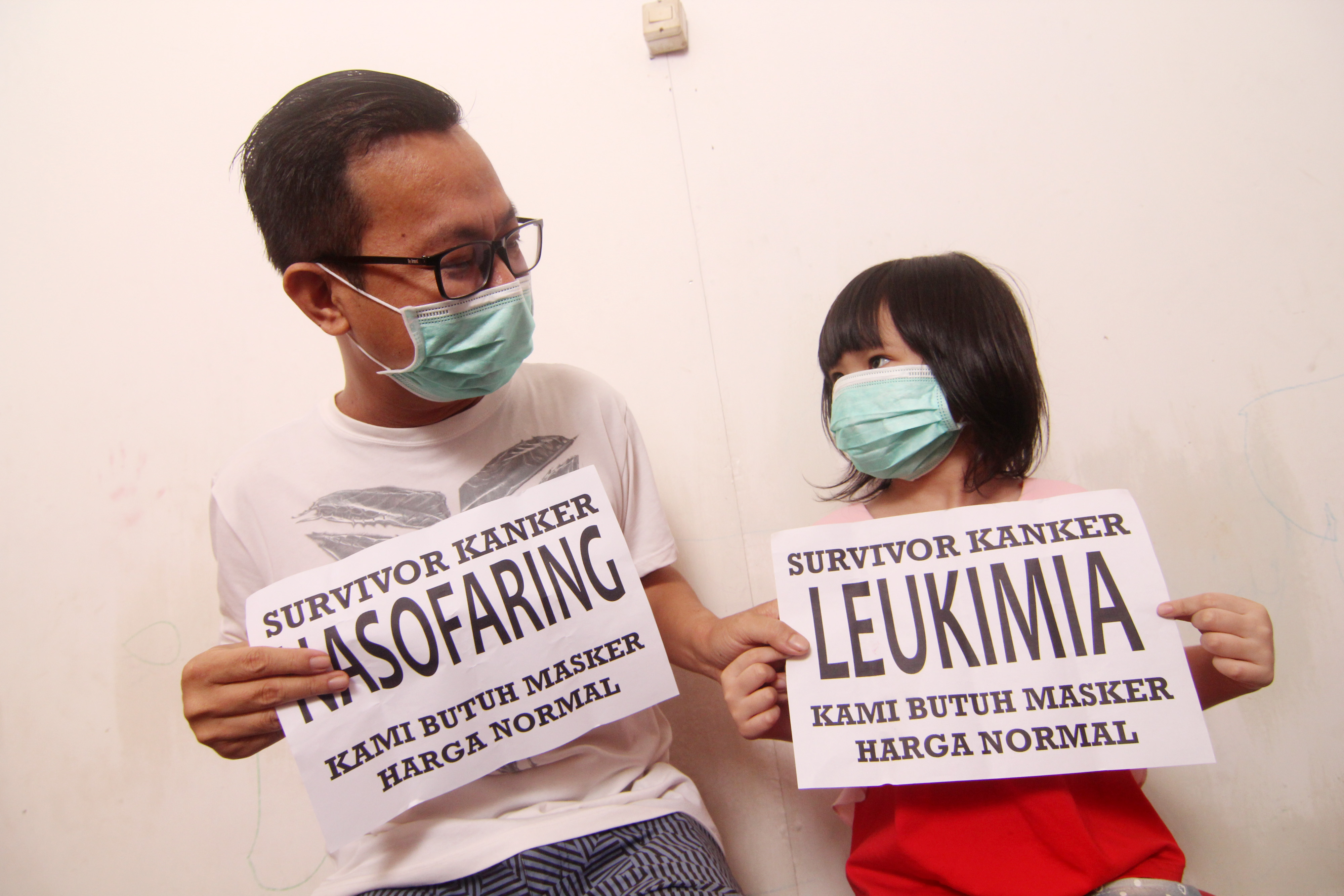 Ayah dan Anak Penyintas Kanker: Kami Butuh Masker Harga Normal