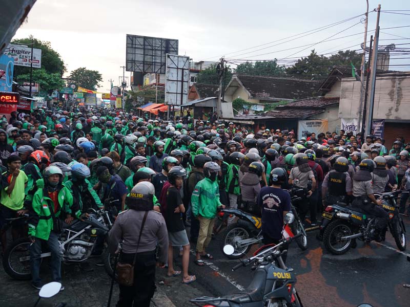 Bentrok Ojol Dengan Debt Collector